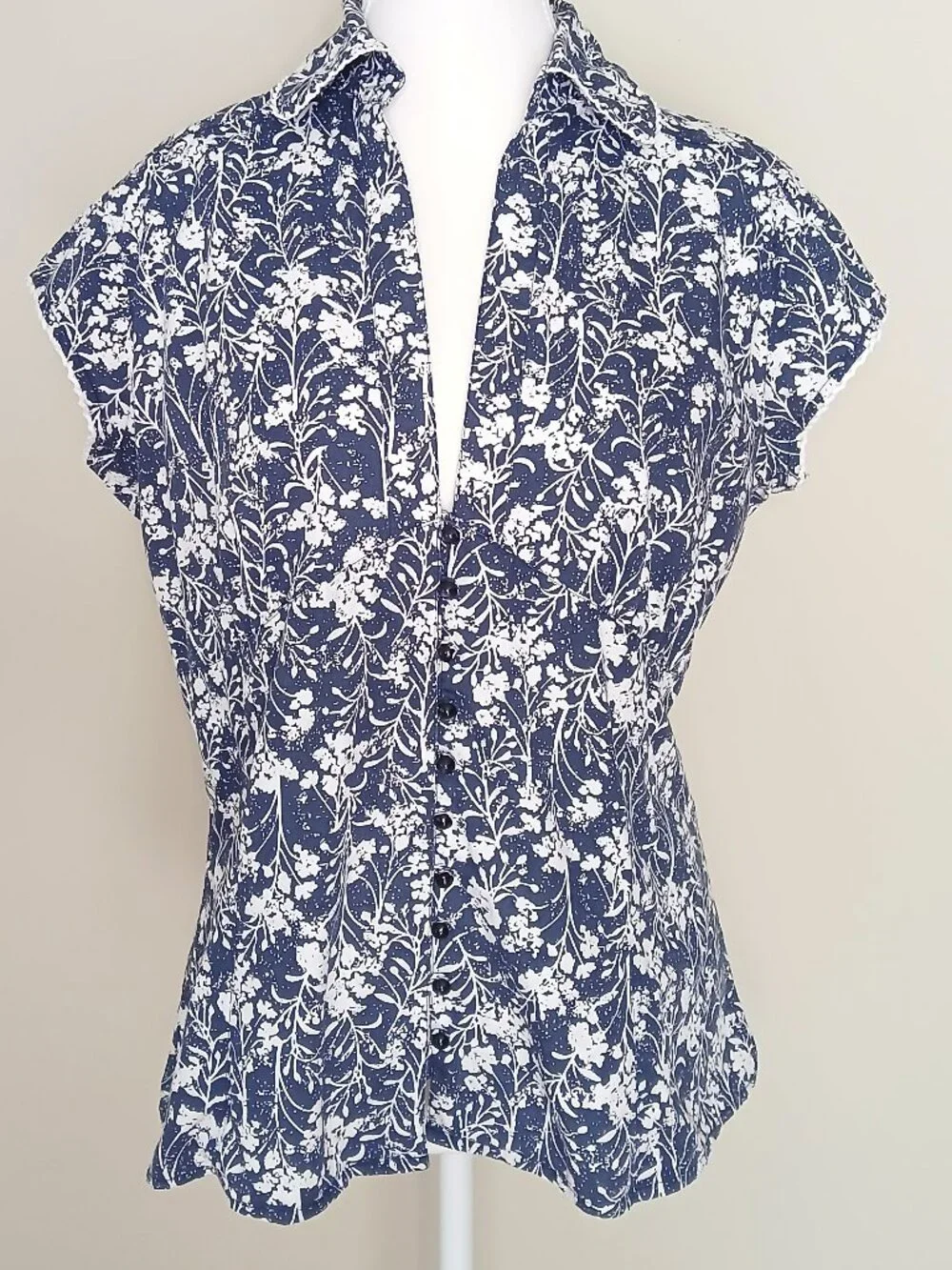 Jane Blue By Puli Short Sleeve Button Down Floral Blouse Size Large - Picture 1 of 7